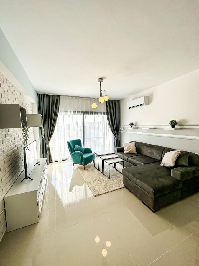 Luxury Sea View Two Bedroom Apartment In Caesar Resort & Spa, Long Beach Perivolia tou Trikomou Exterior photo