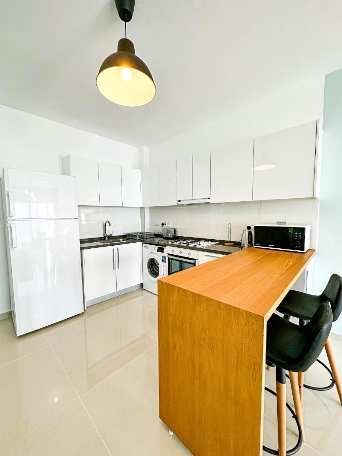 Luxury Sea View Two Bedroom Apartment In Caesar Resort & Spa, Long Beach Perivolia tou Trikomou Exterior photo