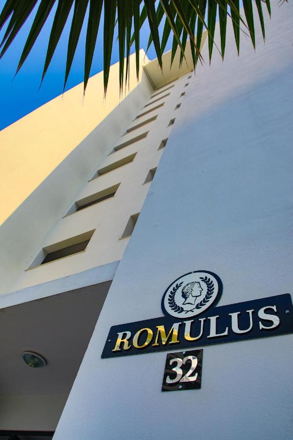 Luxury Sea View Two Bedroom Apartment In Caesar Resort & Spa, Long Beach Perivolia tou Trikomou Exterior photo
